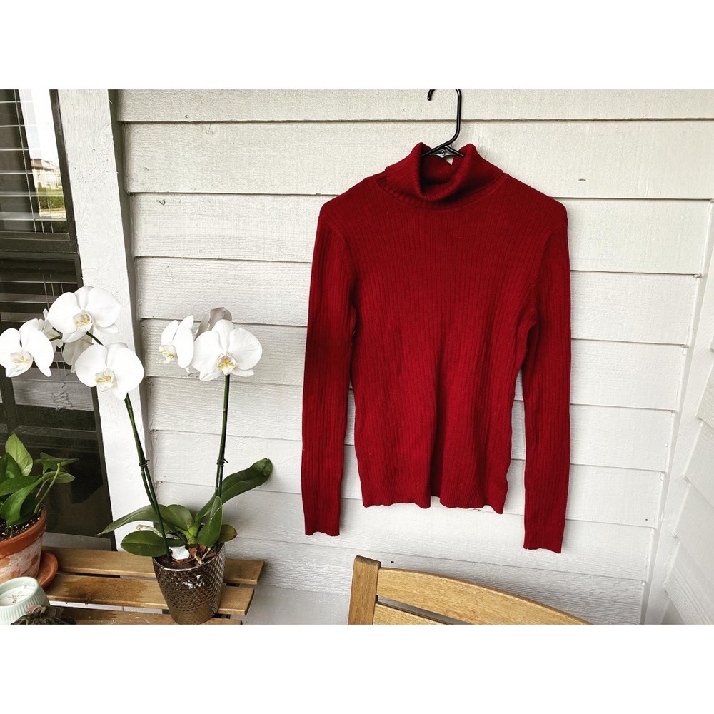 • Merona • Burgundy turtleneck